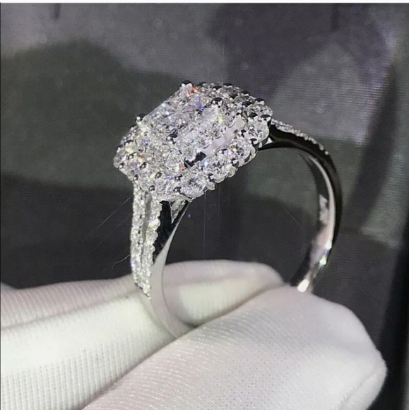 New Gorgeous 925 Silver Wedding Ring - Picture 8 of 9